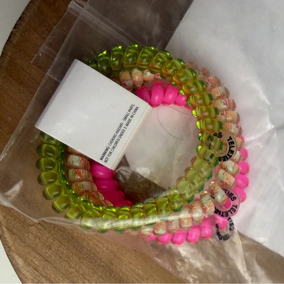 TELETIES Small Spring Coil Hair Ties - Set of 3 - Picture 3 of 4